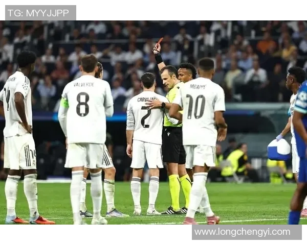 中超激战里昂逆转皇马红牌争议引发全场热议战术分析精彩纷呈