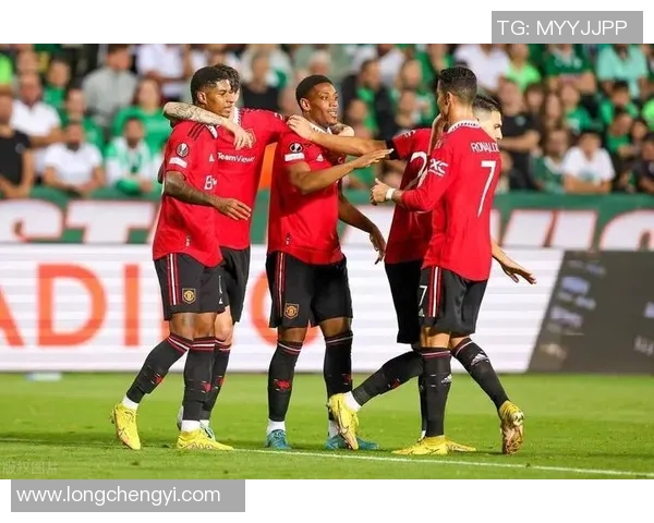 欧联杯激战阿森纳与曼城战平争议判罚引发全场热议